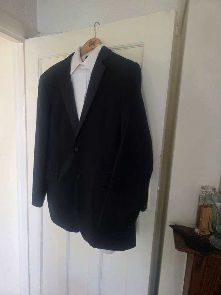 Black Men's Blazer/Suit Jacket – Good Condition