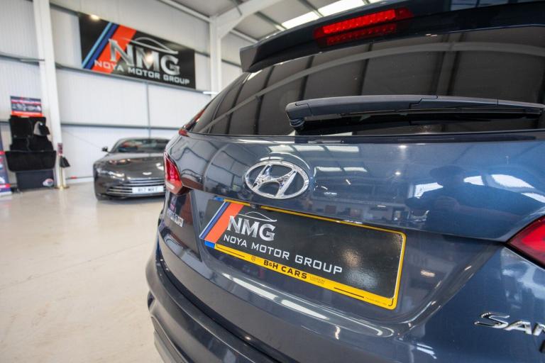 2016 Hyundai Santa Fe 2.2 CRDi Blue Drive Wiggins Edition SUV 5dr Diesel Auto 4WD Euro 6 (s/s) (7...