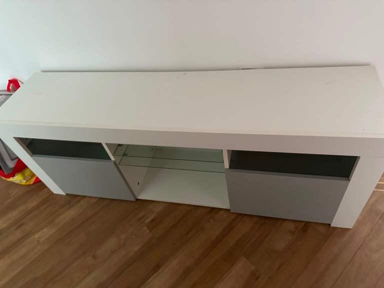 Cabinet / TV stand 