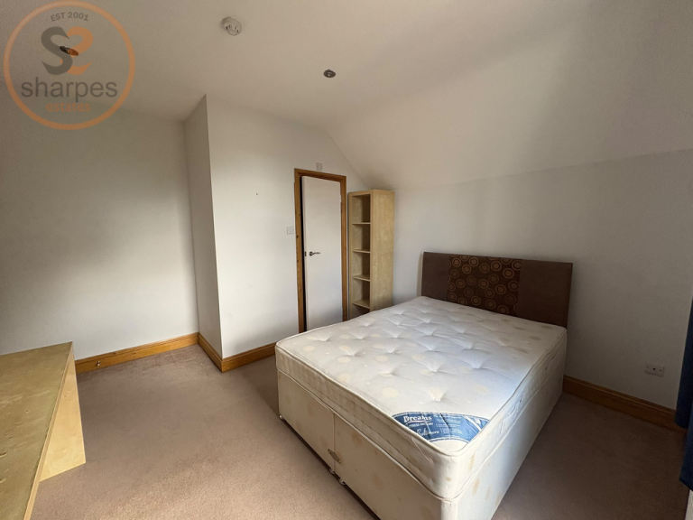 1 bedroom in Robinson Road, Merton, London, Greater London