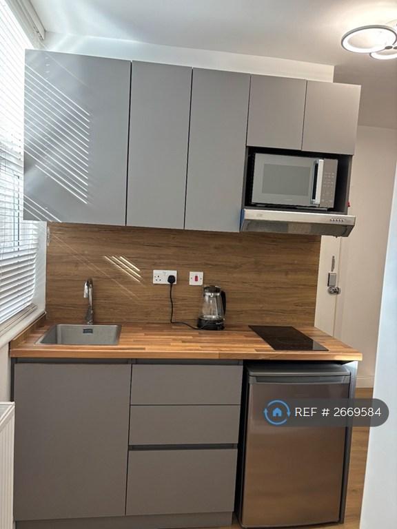 1 bedroom in Radcliffe Road, West Bridgford, Nottingham, NG2 (#2669584)