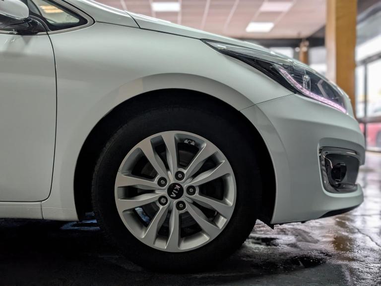 2015 Kia Ceed 1.6 CRDi 2 Hatchback 5dr Diesel DCT Euro 6 (s/s) (134 bhp) HATCHBACK Diesel Automatic