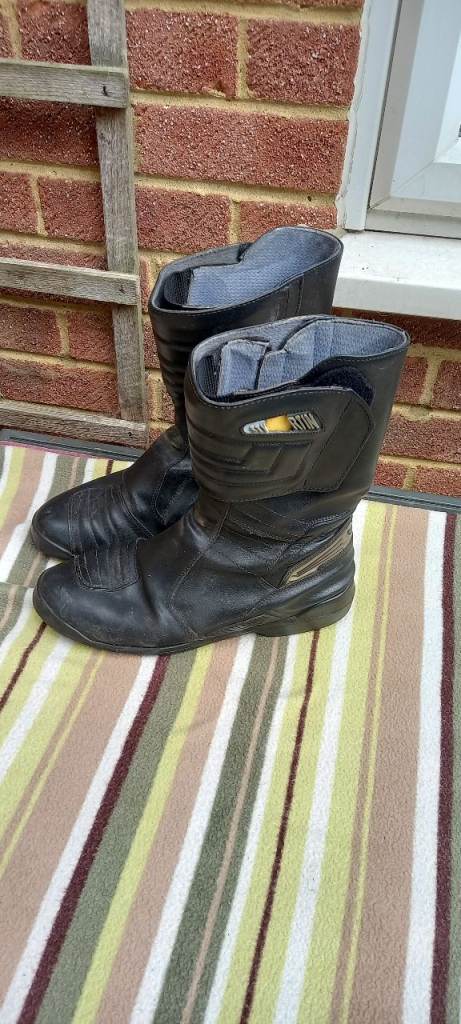 Motorbike boots size 9