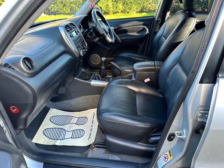 2005 Toyota RAV4 2.0 XT3 5dr ESTATE Petrol Manual