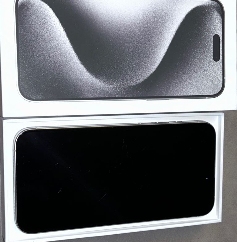 Apple iPhone 15 Pro Max – Silver, As Good As New