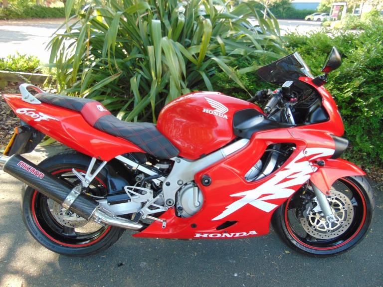 Honda CBR600F Super Sport 1999 110 bhp model good condition serviced new MOT 