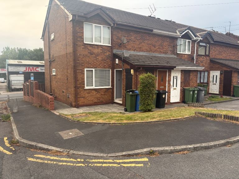 1 bedroom ground floor flat dukinfield 