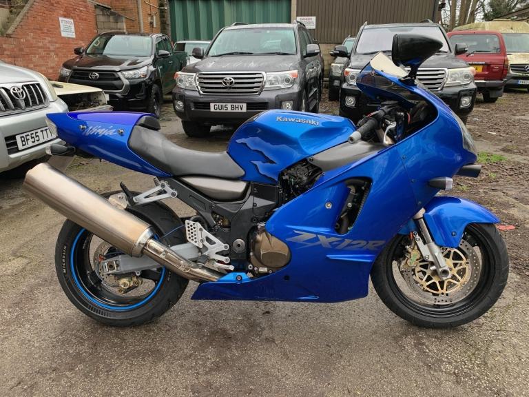  Kawasaki ZX12R NINJA (EARLY 178 BHP FULL POWER VERSION) CLASSIC MOTORCYCLE