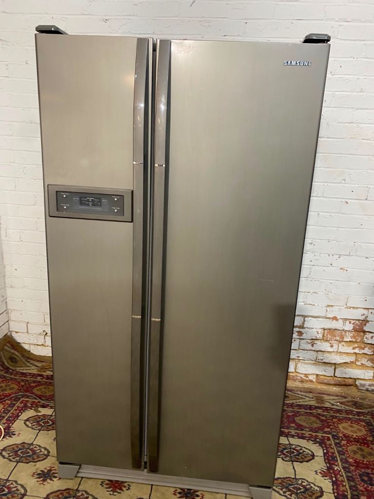 Samsung American Style Fridge Freezer – Silver, Good Condition