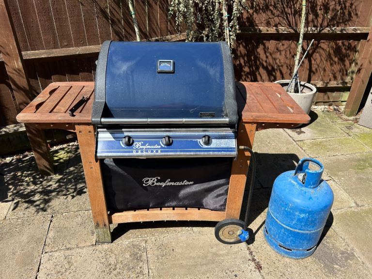 3 burner gas BBQ with 15kg butane bottle 
