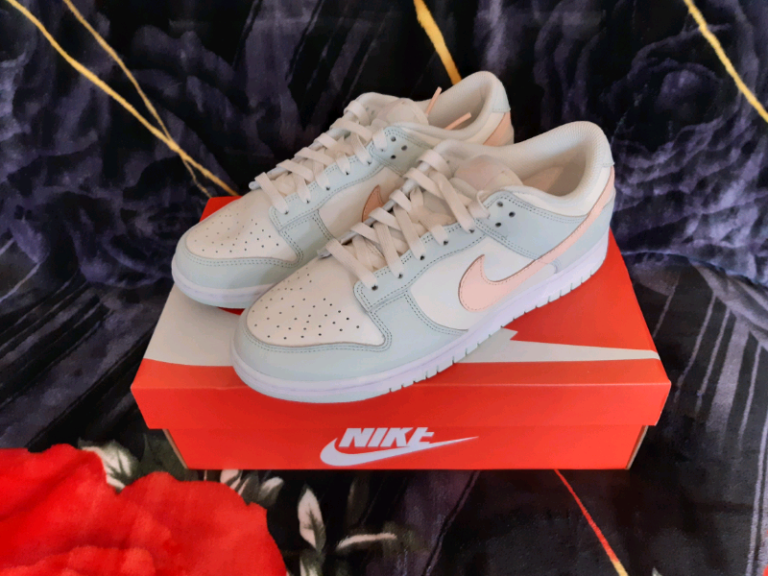 Nike Dunk Low Barely Green