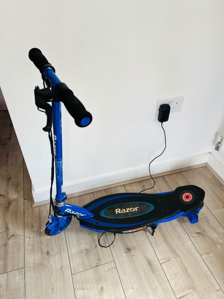 Kids Electric Scooter in Excellent Condition 