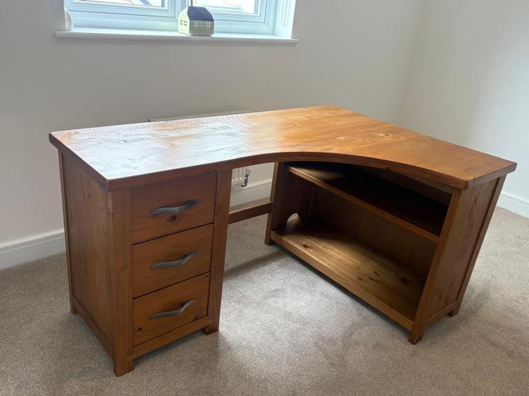 Solid Oak Corner Desk with Drawers and Shelves – Good Condition