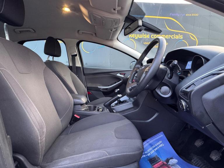 2013 Ford Focus 1.0 125 EcoBoost Titanium Navigator 5dr HATCHBACK PETROL Manual