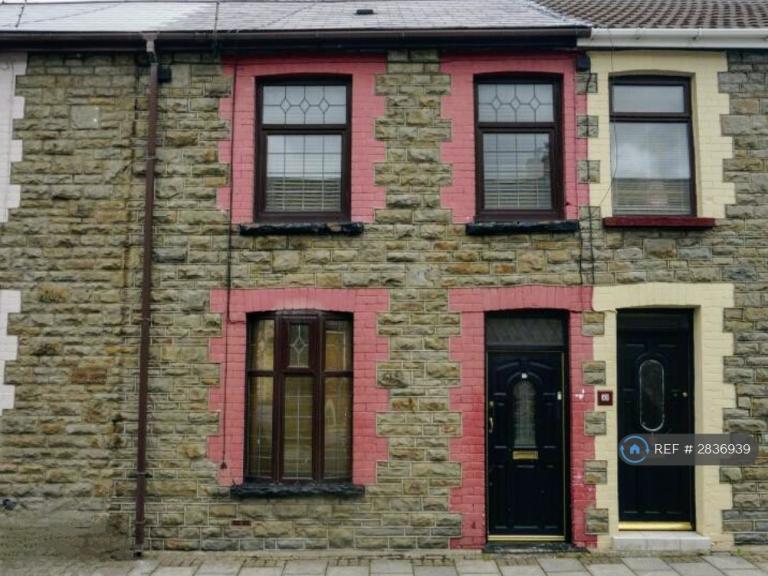 2 bedroom house in Gilmour Street, Tonypandy, CF40 (2 bed) (#2836939)