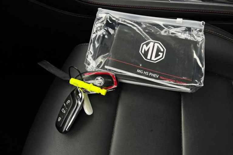 2023 MG MG HS 1.5 T-GDI 16.6kWh SE SUV 5dr Petrol Plug-in Hybrid Auto Euro 6 (s/s) (258 p SUV Hyb...