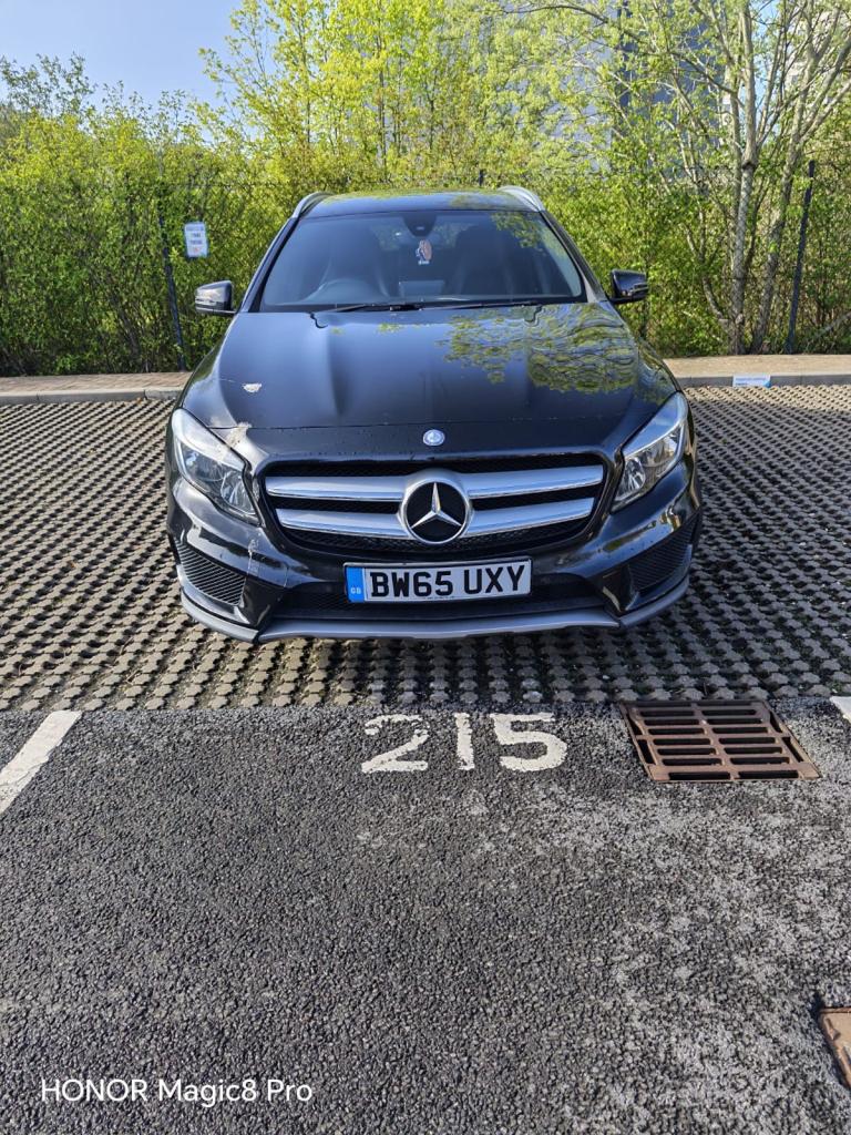 Mercedes Benz GLA black 