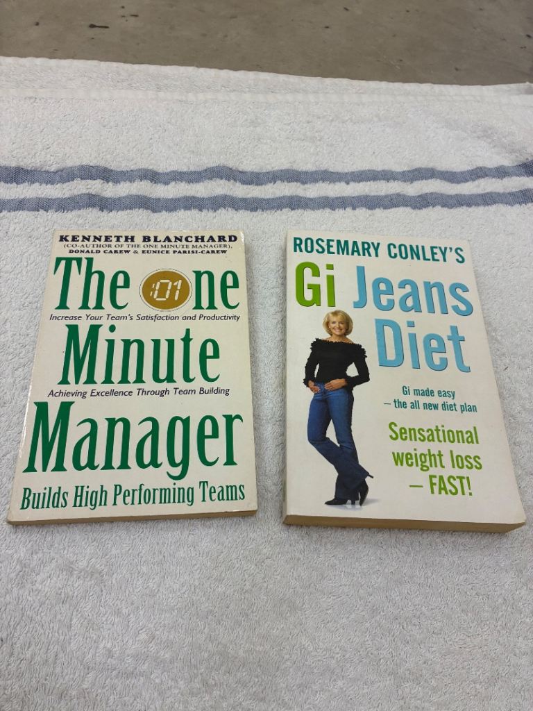 The One Minute Manager & GI Jeans Diet Books 
