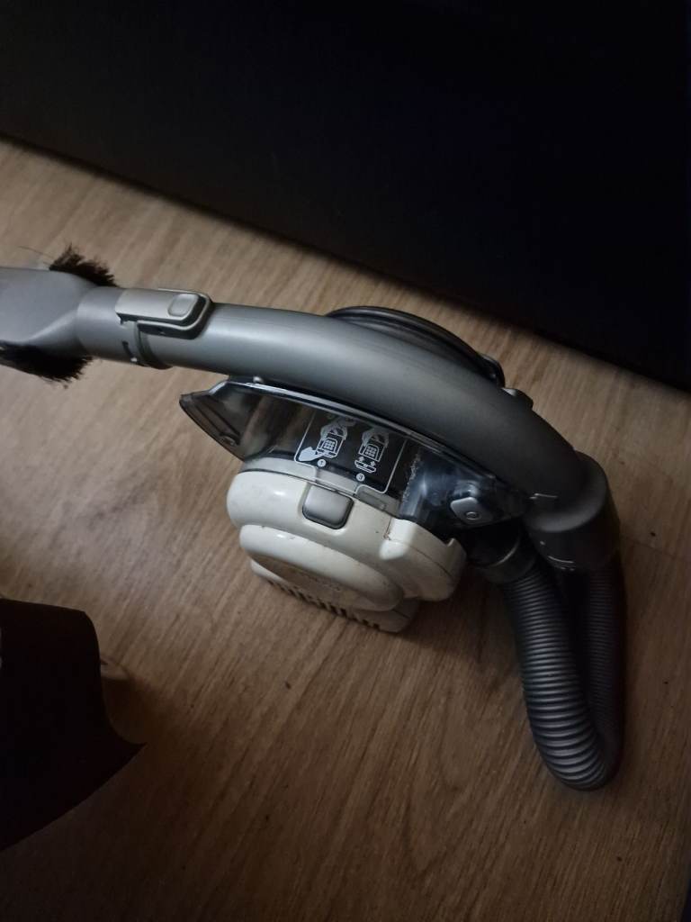 Black and decker car vacuum cleaner 