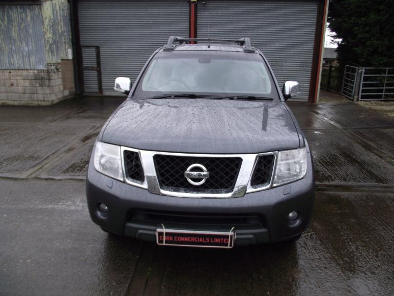 2012 Nissan Navara Double Cab Pick Up Tekna 2.5dCi 190 4WD PICK UP Diesel Manual