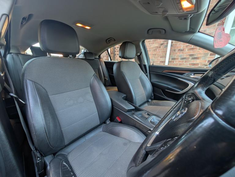 2013 Vauxhall Insignia 2.0 CDTi SE [160] 5dr HATCHBACK Diesel Manual