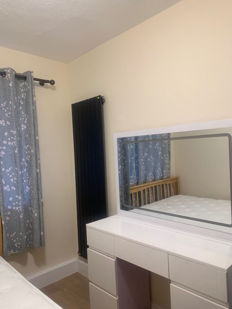 New Double Room in Poplar (E14 6HH)