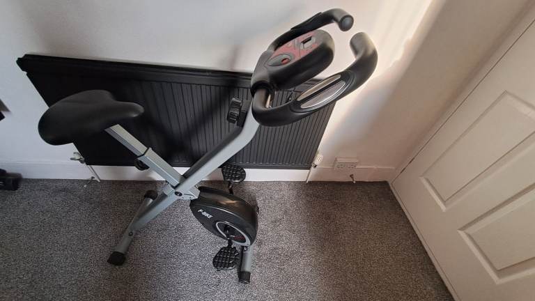 F-Bike Trainer with Training Computer and Hand Pulse Sensors - for collection L21 off Cambridge Rd