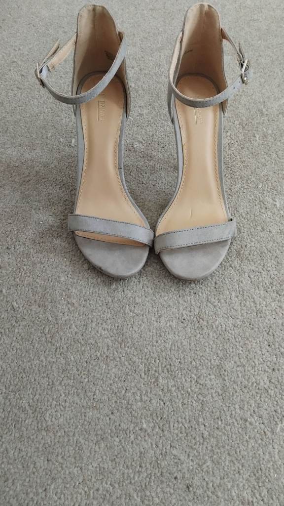 Stiletto sandals size 5