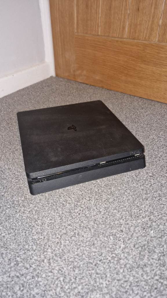 PS4 slim 500Gb console 