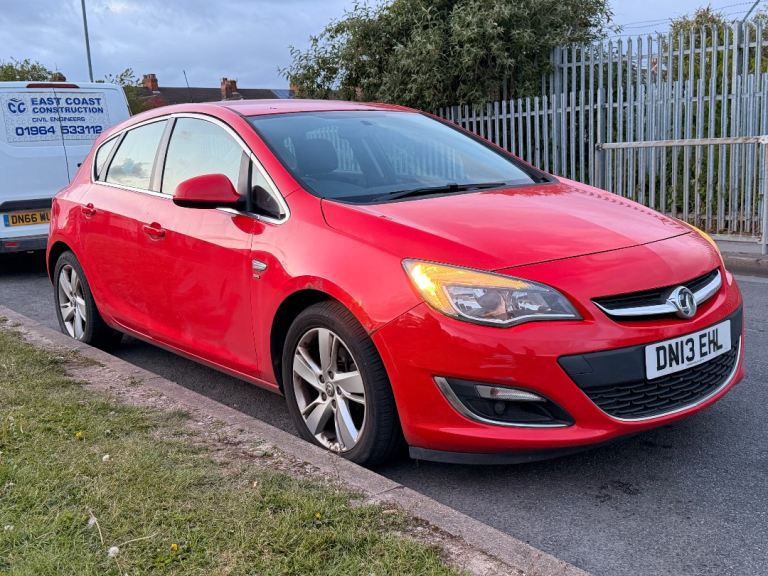 Vauxhall, ASTRA, Hatchback, 2013, Manual, 1956 (cc), 5 doors