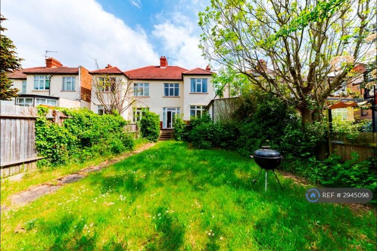4 bedroom house in Hanover Road, London, NW10 (4 bed) (#2945098)