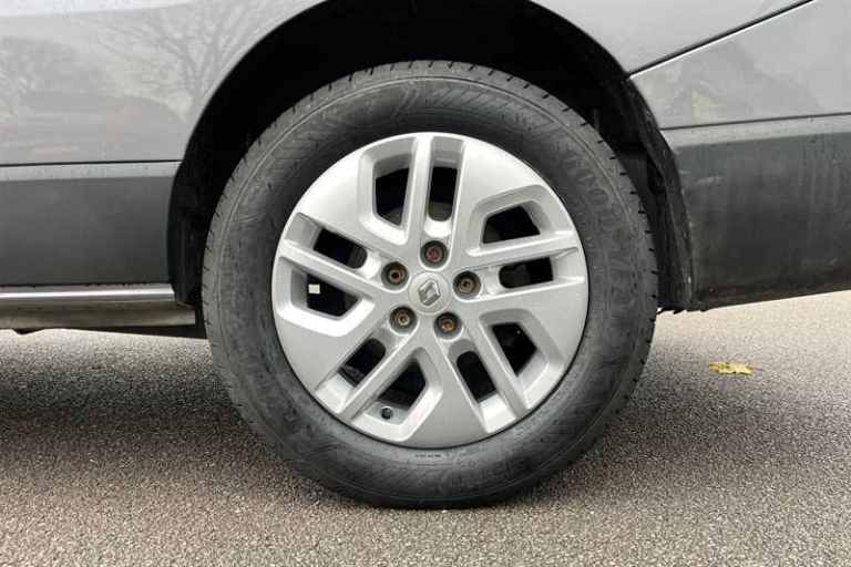 2020 Renault Trafic 2.0 dCi ENERGY 30 Sport Nav Minibus Double Cab 5dr Diesel Manual LWB Euro 6 M...