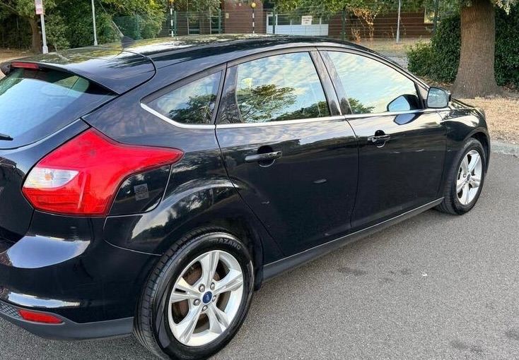 ( 2013 - DIESEL) FORD FOCUS TDCI 1.6*£35 TAX*MOT-1 YEAR *like vauxhall astra corsa focus mazda 2