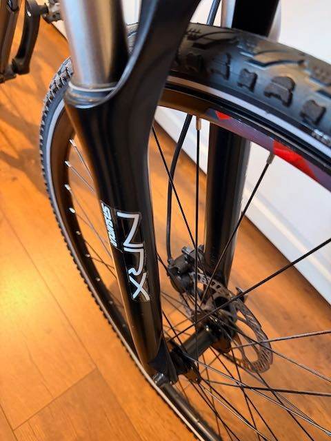 AS NEW-Carrera Crossfire 3 Mens Hybrid Bike (2x9 Shimano Altus) Dark Grey Medium Frame