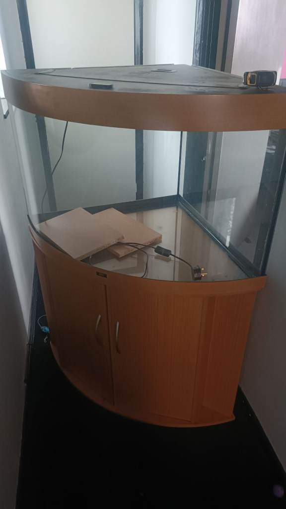 Corner Fish Tank Aquarium with Cabinet – Good Condition