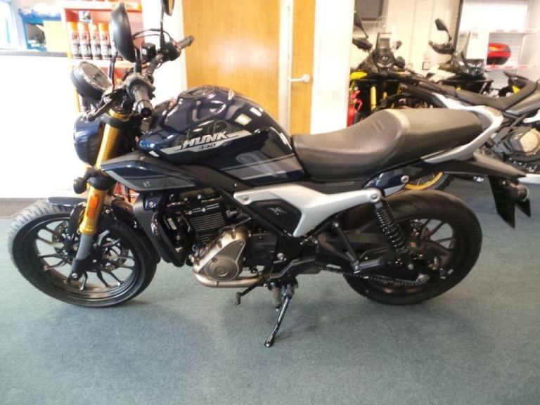 2026 Hero Hunk 400 0 Naked 