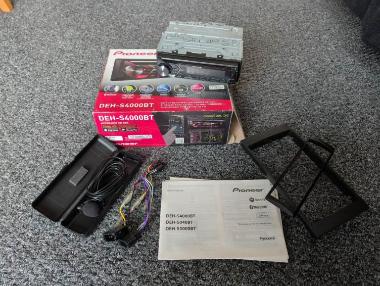 Car Radio- Pioneer DEH-S4000BT