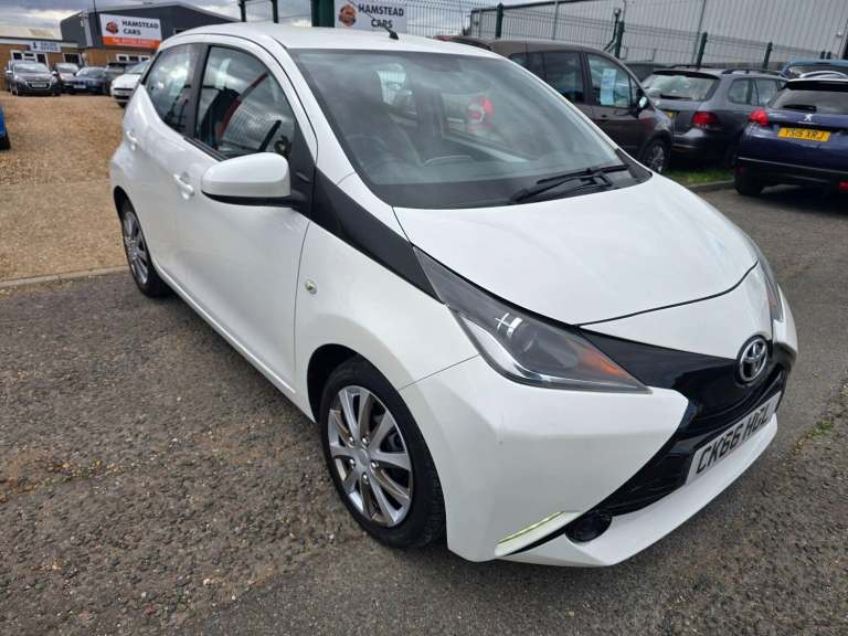 2016 Toyota AYGO 1.0 VVT-i X-Play 5dr HATCHBACK PETROL Manual