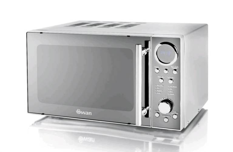 Brand new swan 800w microwave 