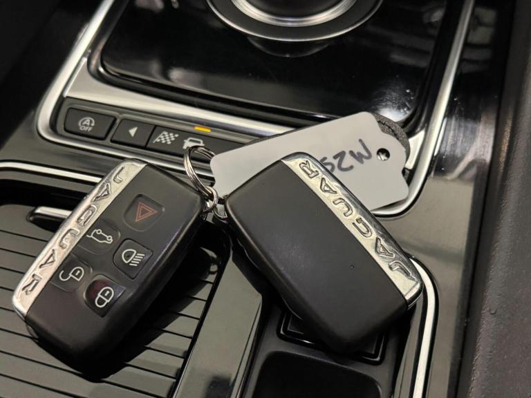 2019 Jaguar F-Pace 2.0 D180 R-Sport SUV 5dr Diesel Auto AWD Euro 6 (s/s) (180 ps) ESTATE Diesel A...