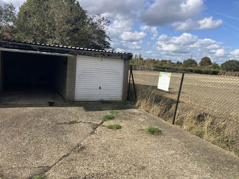 Lock-Up Garage to rent, Harmondsworth (near Hatch Lane)