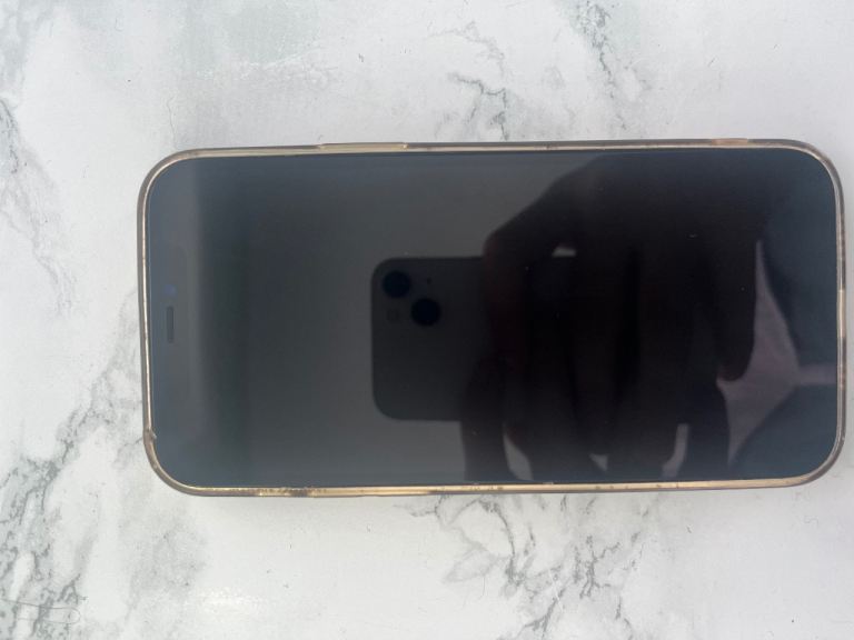 Faulty Apple iPhone 12, Black – Locked to Previous Owner