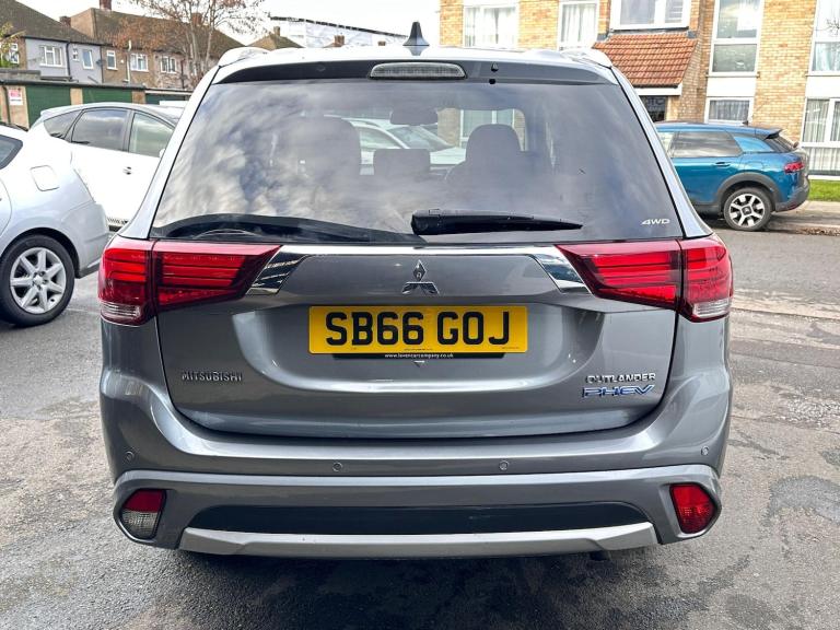 2016 Mitsubishi Outlander 2.0h 12kWh Juro CVT 4WD Euro 6 (s/s) 5dr ESTATE Petrol/Electric Hybrid ...