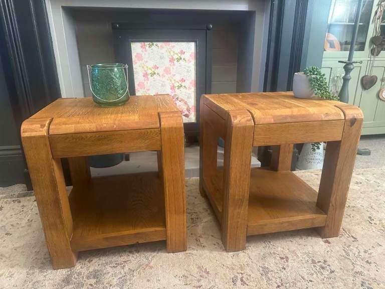 💚🌳💡☕️ Barker & Stonehouse solid oak pair of side coffee lamp tables