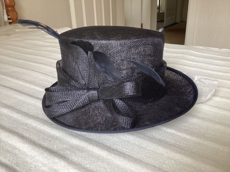 Ladies Navy Occasion Hat with Feathers – As Good As New