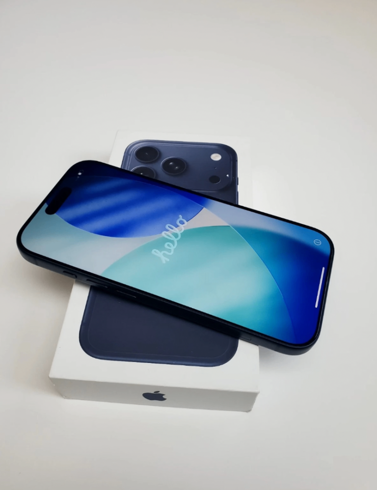 Apple iPhone 17 Pro 256GB Unlocked Deep Blue 100% Battery Health Warranty perfect cond brand new 