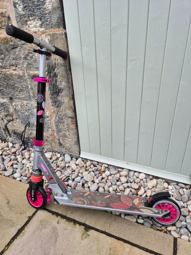 Oxelo kids 2-wheel scooter