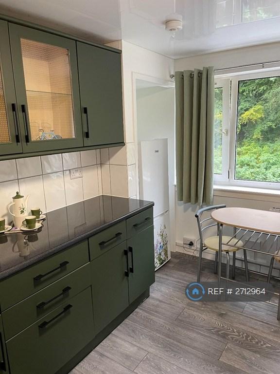 3 bedroom flat in St. Valery Court, Stirling, FK7 (3 bed) (#2712964)