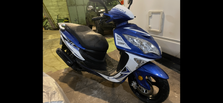 Sinnis, SHUTTLE, 2017, 125 (cc)