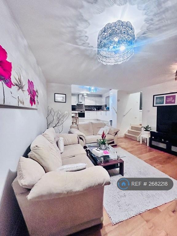 2 bedroom house in Station Road, Amersham, HP7 (2 bed) (#2682218)